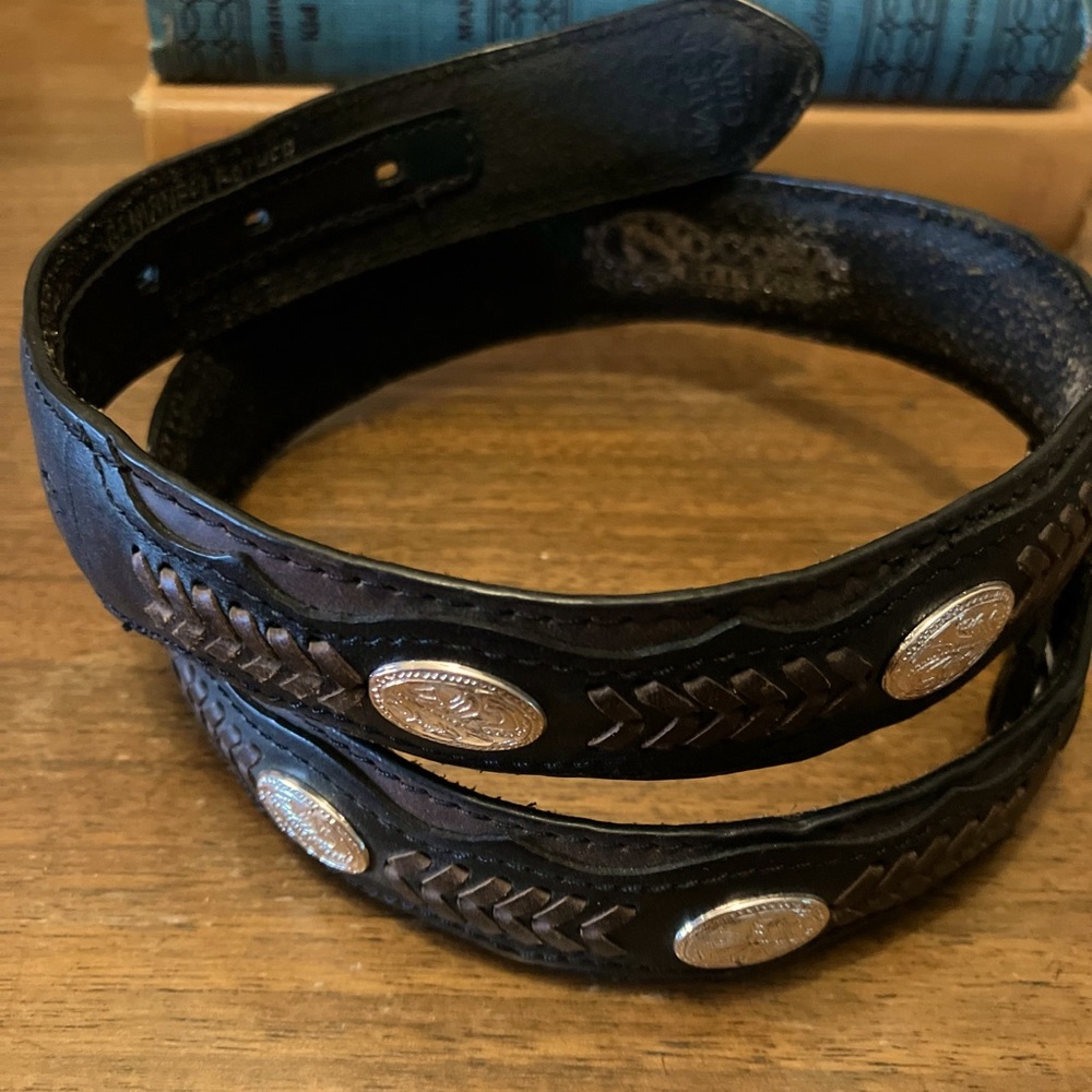 Nocona Belt Co. Boys leather belt.